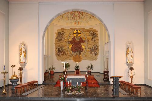 Katholische Kirche Herz Jesu - Altar
