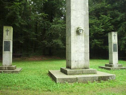 Kriegerdenkmal im Reiherwald