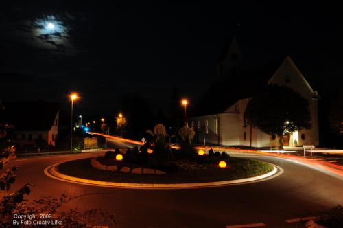 Kreisverkehr bei der Katholischen Kirche in Lauchringen