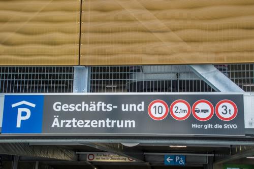 Parkhaus Lauchringen - Einfahrtschild