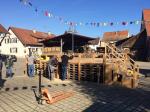 Aufbau der Bühne für die Festlichkeiten auf dem Marktplatz in Oberlauchringen